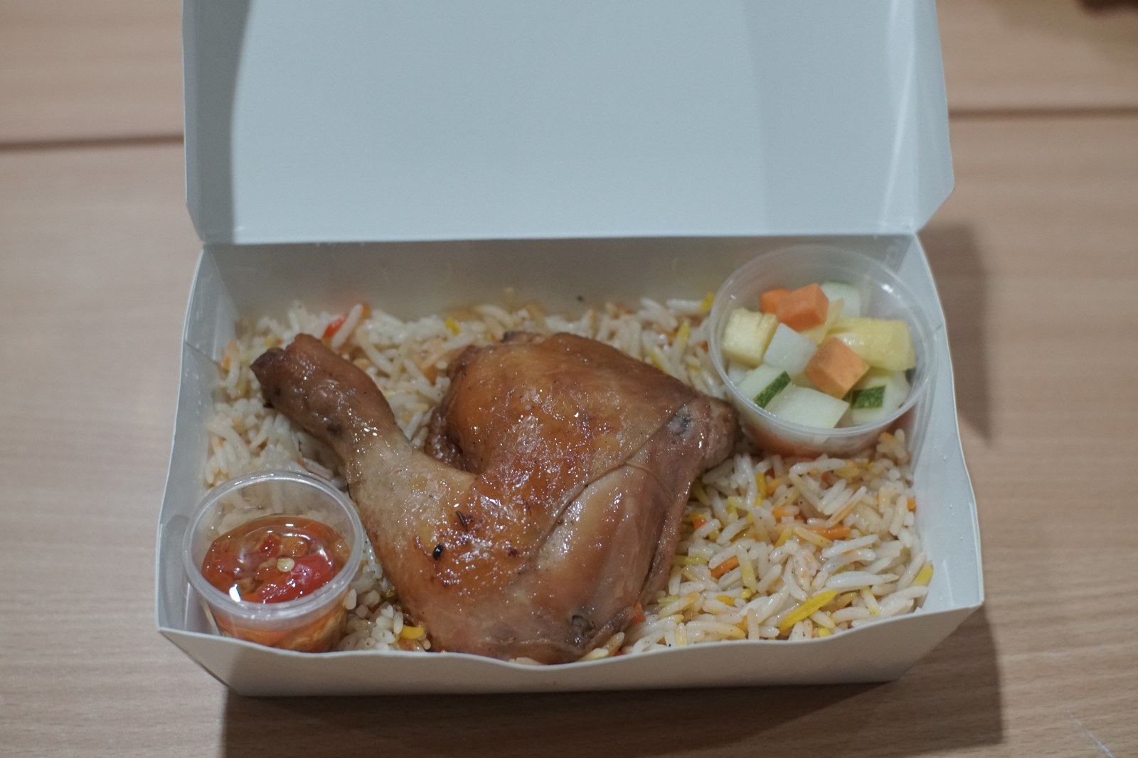 Pilihan nasi Mandhi ayam oven dalam box personal